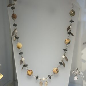 Dainty agate, pearl and silver necklace